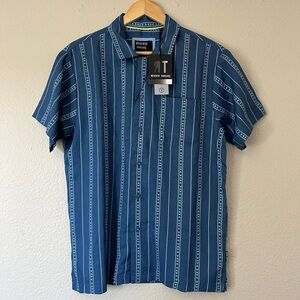 NWT Reverse Threads Mens Small Button Down Short Sleeve Shirt Aztec Viscose Blue